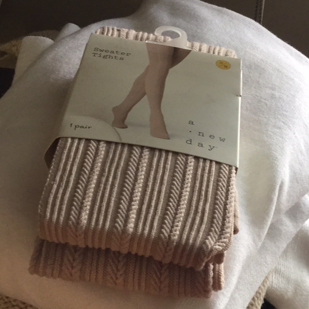 Sweater tights